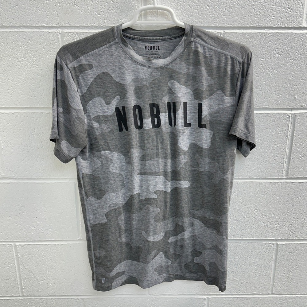 NOBULL T-Shirt Gray Camo Logo Short Sleeve / Men's Large